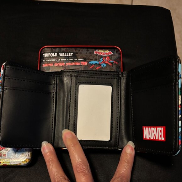 Spiderman Trifold Wallet - Picture 4 of 5